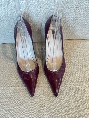 Charles David Pointed Slingback Heels in Wine
